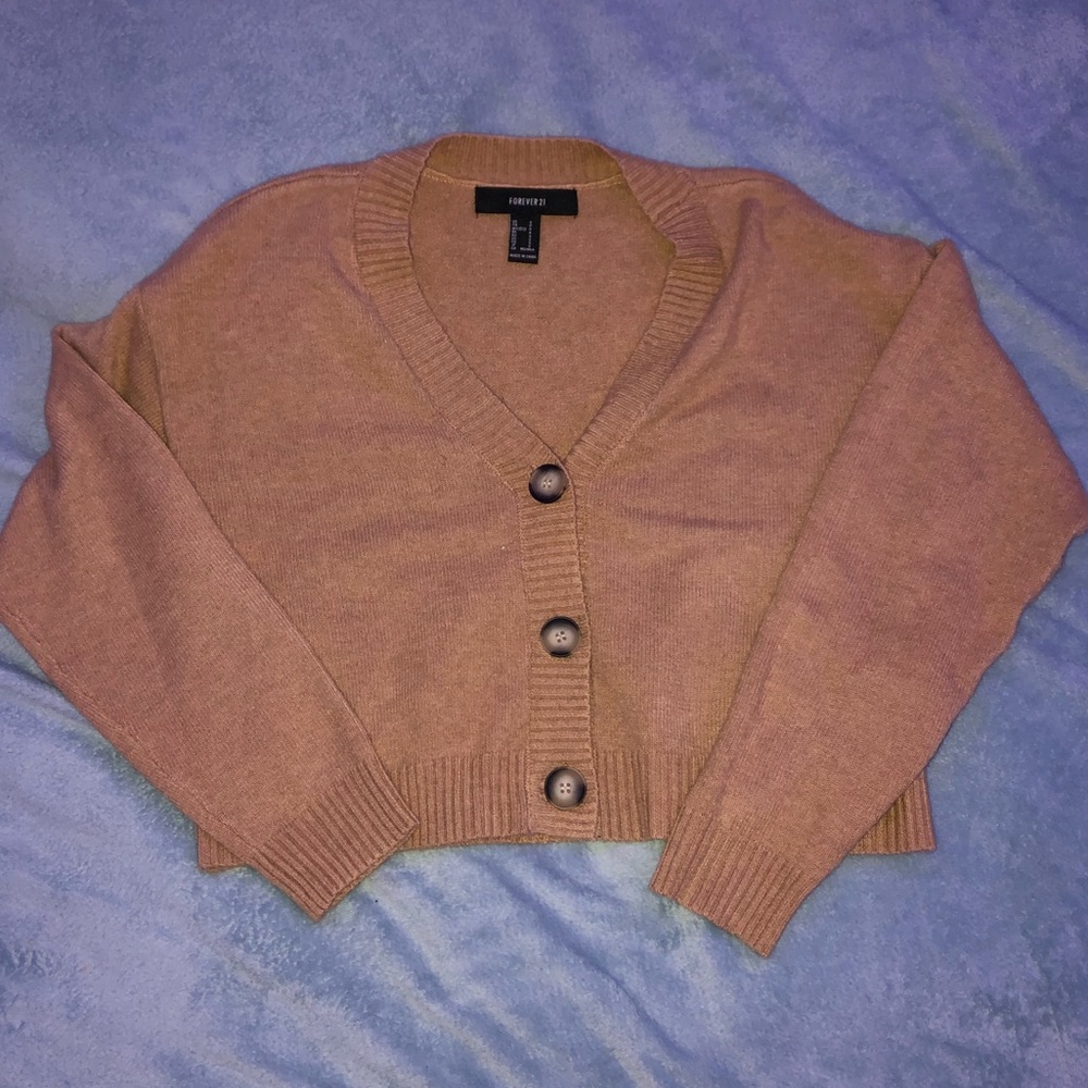 long sleeve v-neck cropped sweater